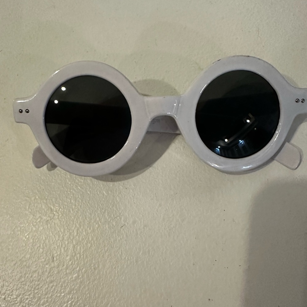 Mod Sunglasses - Picture 11 of 12